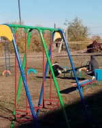 13 Октября в рамках месячника по благоустройству в с.Каменка сотрудники Администрации,детского сада,библиотеки,работники культуры и не равнодушные жители провели окрашивание детской площадки установленной в 2016 году . Также обновили входные двери в административном здании.Благодарим всех участников субботника за совместную работу на благо нашего села.