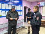 Сотрудники полиции разъясняют, как получить госуслуги по линии Госавтоинспекции в электронном виде