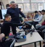 Специалисты школы операторов БПЛА "Сокол" в Центральной библиотеке встретились со студентами Марксовского сельскохозяйственного техникума и медицинского колледжа *** Саратовская область, город Маркс - декабрь 2024 год (marksadm.ru)
