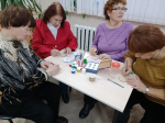 В центральной библиотеке прошел мастер-класс по созданию ёлочной игрушки «Символ года»