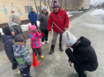 Сегодня в городе Марксе на Русской площади прошли "Веселые старты" *** Саратовская область, город Маркс - январь 2025 год (marksadm.ru)