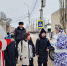 В рамках акции "Полицейский Дед Мороз" на улицах Маркса участников дорожного движения поздравляли и напутствовали Дед Мороз из полиции и Снегурочка из Общественного совета *** Саратовская область, город Маркс - январь 2025 год (marksadm.ru) - Марксовский район