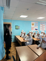 Накануне Дня студента председатель Общественного совета при ОМВД России по Марксовскому району Светлана Иванова и инспектор подразделения по делам несовершеннолетних, лейтенант полиции Дарья Донковцева посетили медицинский колледж *** Саратовская область, город Маркс - январь 2025 год (marksadm.ru)