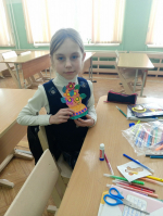 В преддверии замечательного праздника - Международного женского дня, школы Марксовского района приняли участие во Всероссийской акции Движения Первых "Вам, любимые" *** Саратовская область, город Маркс - март 2025 год (marksadm.ru)
