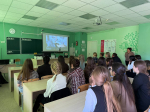 В школе № 4 состоялась встреча с главным врачом Центральной районной больницы Виталием Луцетом *** Саратовская область, город Маркс - май 2025 год (marksadm.ru)