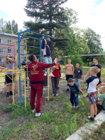 Проект "Дворовый тренер" в Марксовском районе продолжает свою работу, привлекая все большее число жителей к систематическим занятиям физической культурой и спортом *** Саратовская область, город Маркс - июнь 2025 год (marksadm.ru)
