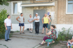 Встреча главы Марксовского муниципального района Д. Н. Романова с жителями многоквартирных домов №№ 26, 28, 28А, 30А, 36 по пр. Строителей *** Саратовская область, город Маркс - август 2025 год (marksadm.ru)