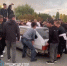 У ТЦ в Саратове больше сотни подростков раскачивали и прыгали по крышам авто - Интернет-газета Объектив