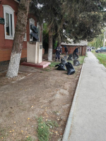 Продолжаются работы по санитарной очистке общественных территорий, прилегающих территорий учреждений и предприятий *** Саратовская область, город Маркс - сентябрь 2025 год (marksadm.ru)
