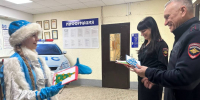 Российский Детский Дед Мороз продолжает поздравлять жителей Маркса *** Саратовская область, город Маркс - декабрь 2025 год (marksadm.ru) - Марксовский район