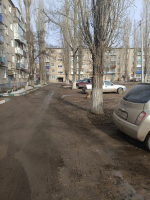 Управляющая компания "Центр" провела плановые работы по уборке придомовых территорий многоквартирных домов в городе Марксе *** Саратовская область, город Маркс - март 2026 год (marksadm.ru)